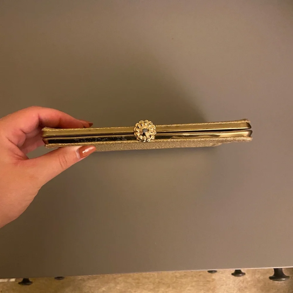 Vintage Gold Clutch 👛